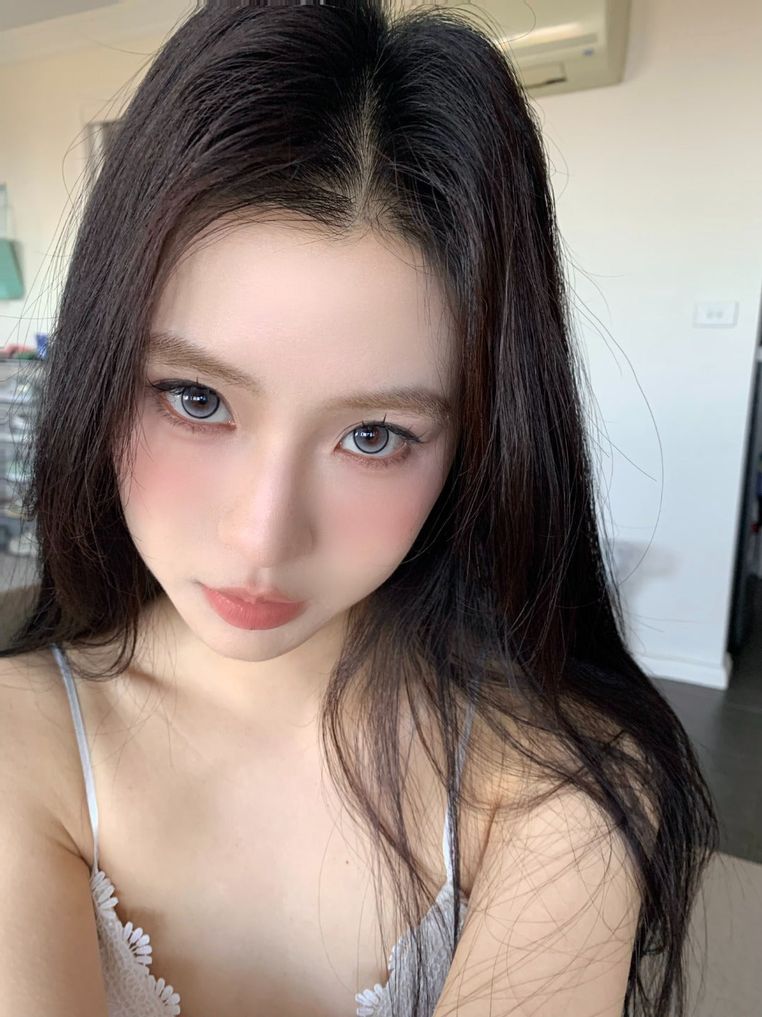 HALF-YEAR | FLOWER | Milky Mini Gray