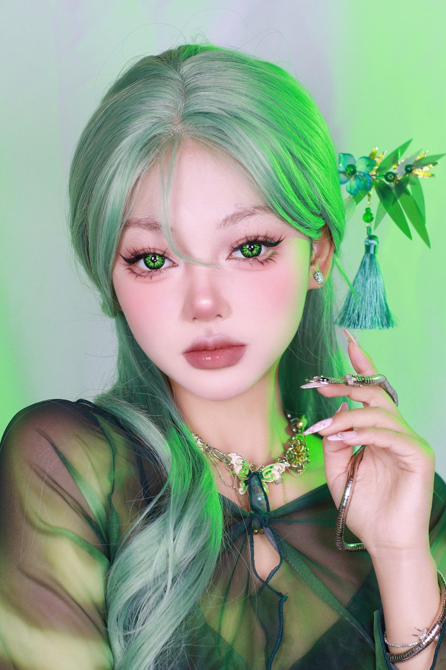 1-YEAR | CM | Green Snake Eye