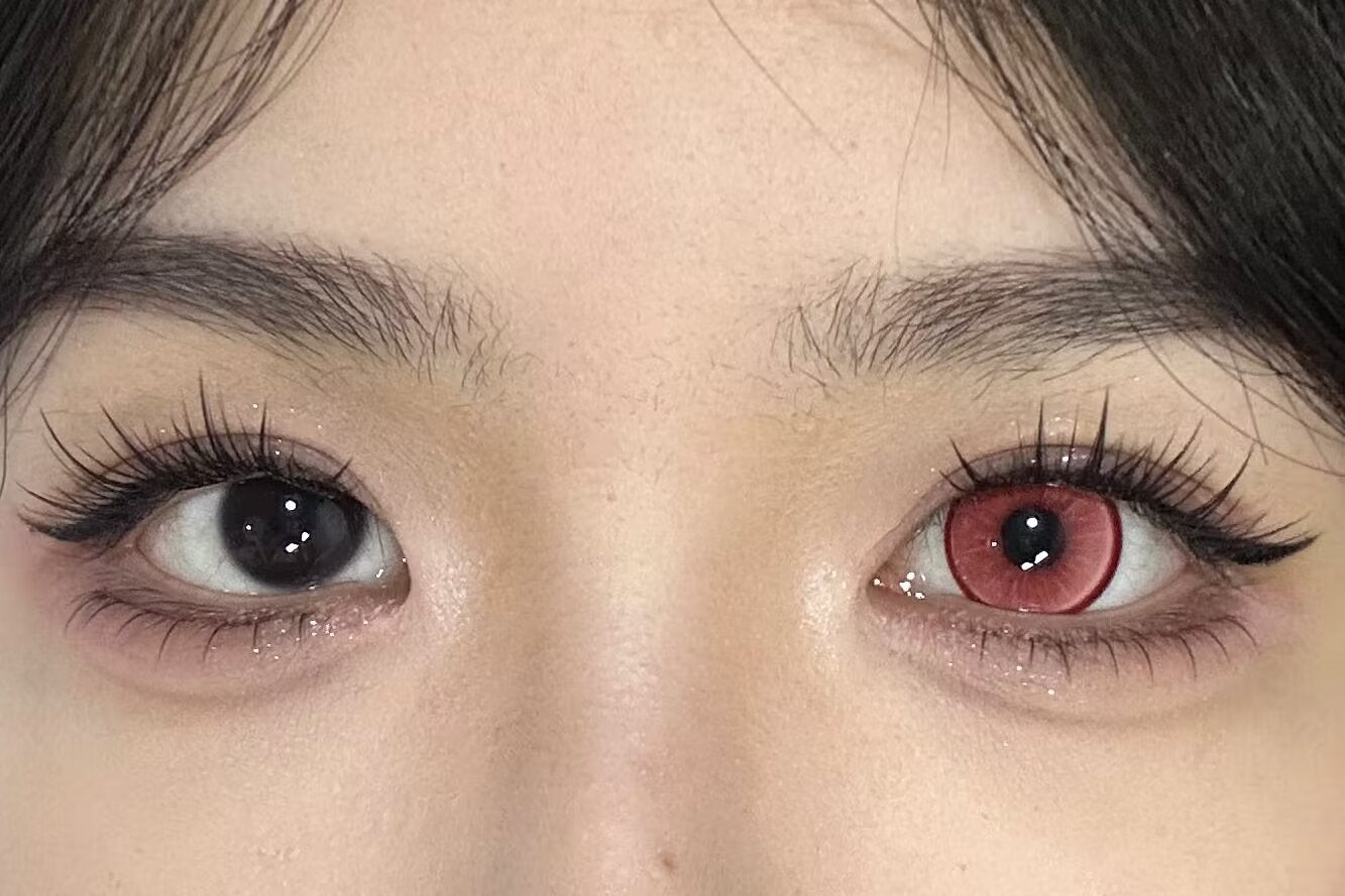 1-DAY | YUKI | Ghostly Red